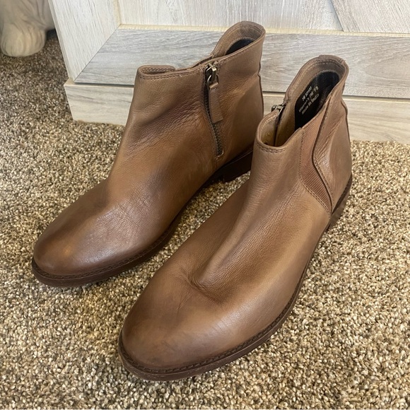 Johnston & Murphy Light Brown Taupe Leather Zip Ankle Boot 7 Leather Sole - Picture 1 of 14